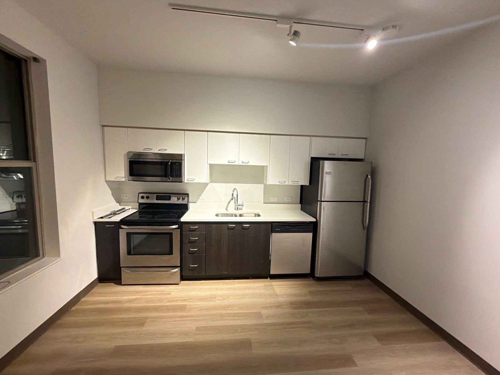 Finished kitchen and flooring